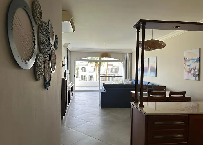 Louly Full Sea View Upper Challet First Row Апартаменты *