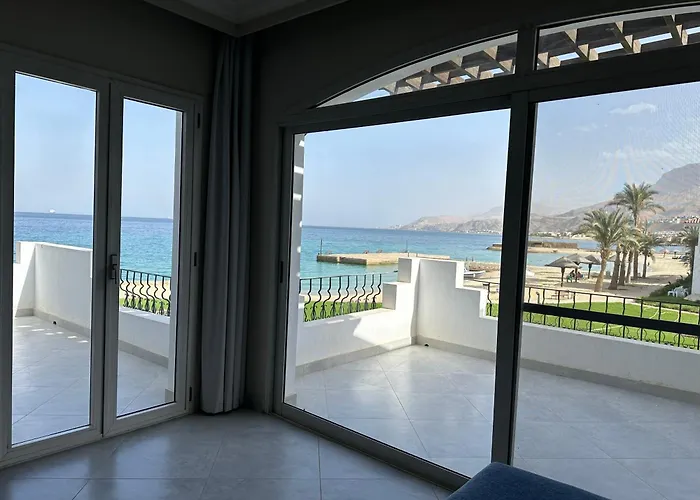 Апартаменты Louly Full Sea View Upper Challet First Row *